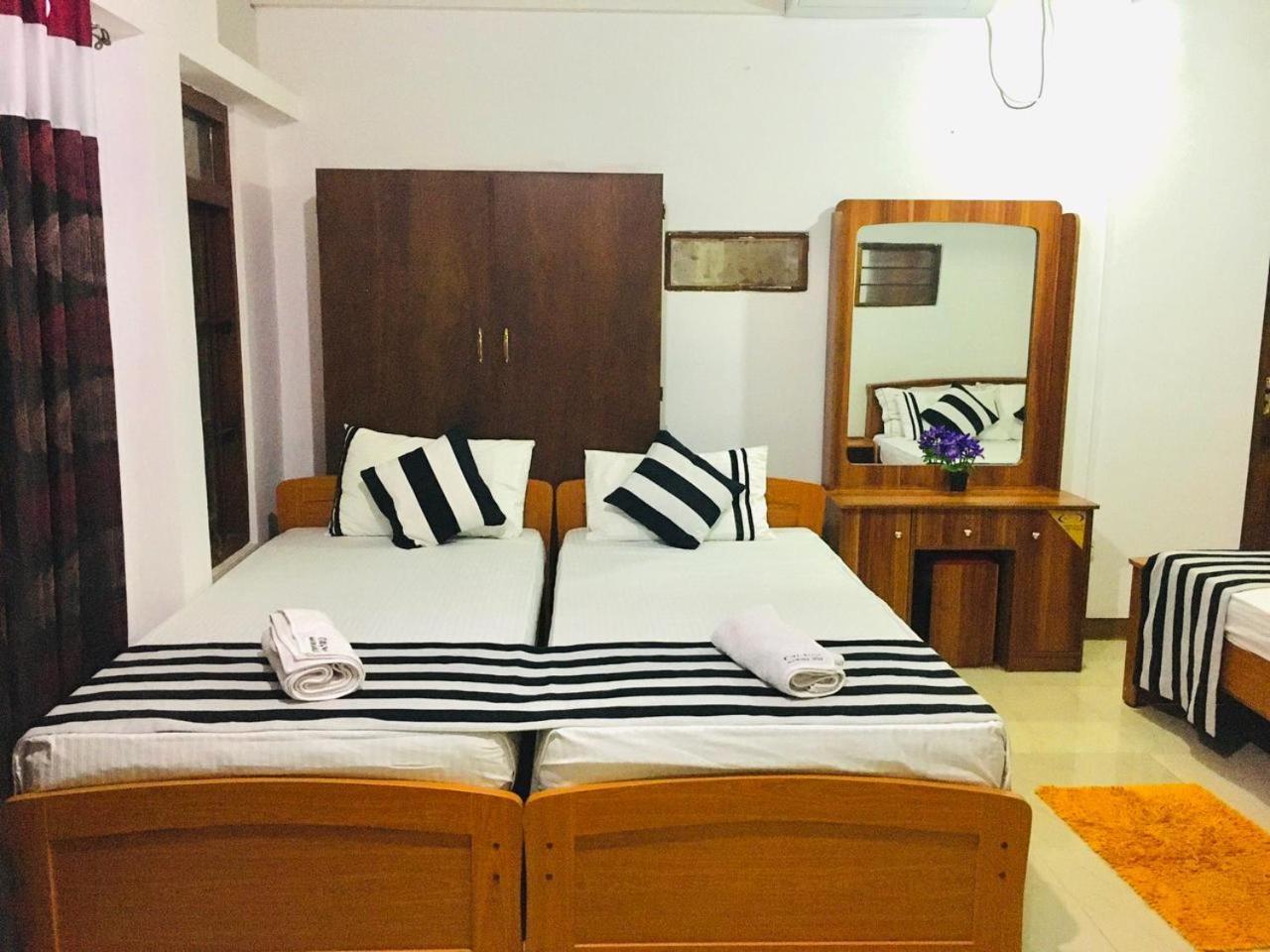 Aura City Hostel Anuradhapura Exterior photo