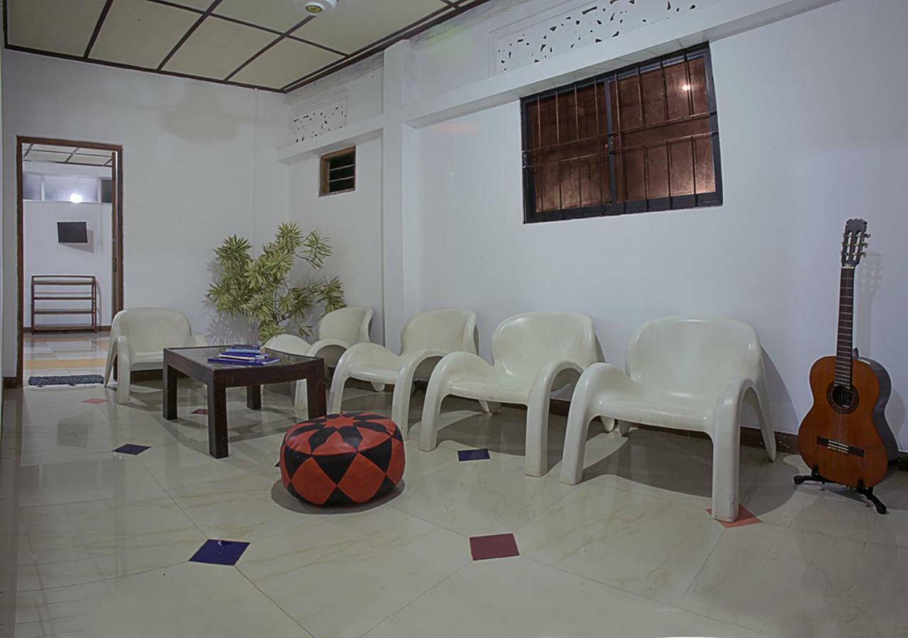 Aura City Hostel Anuradhapura Exterior photo